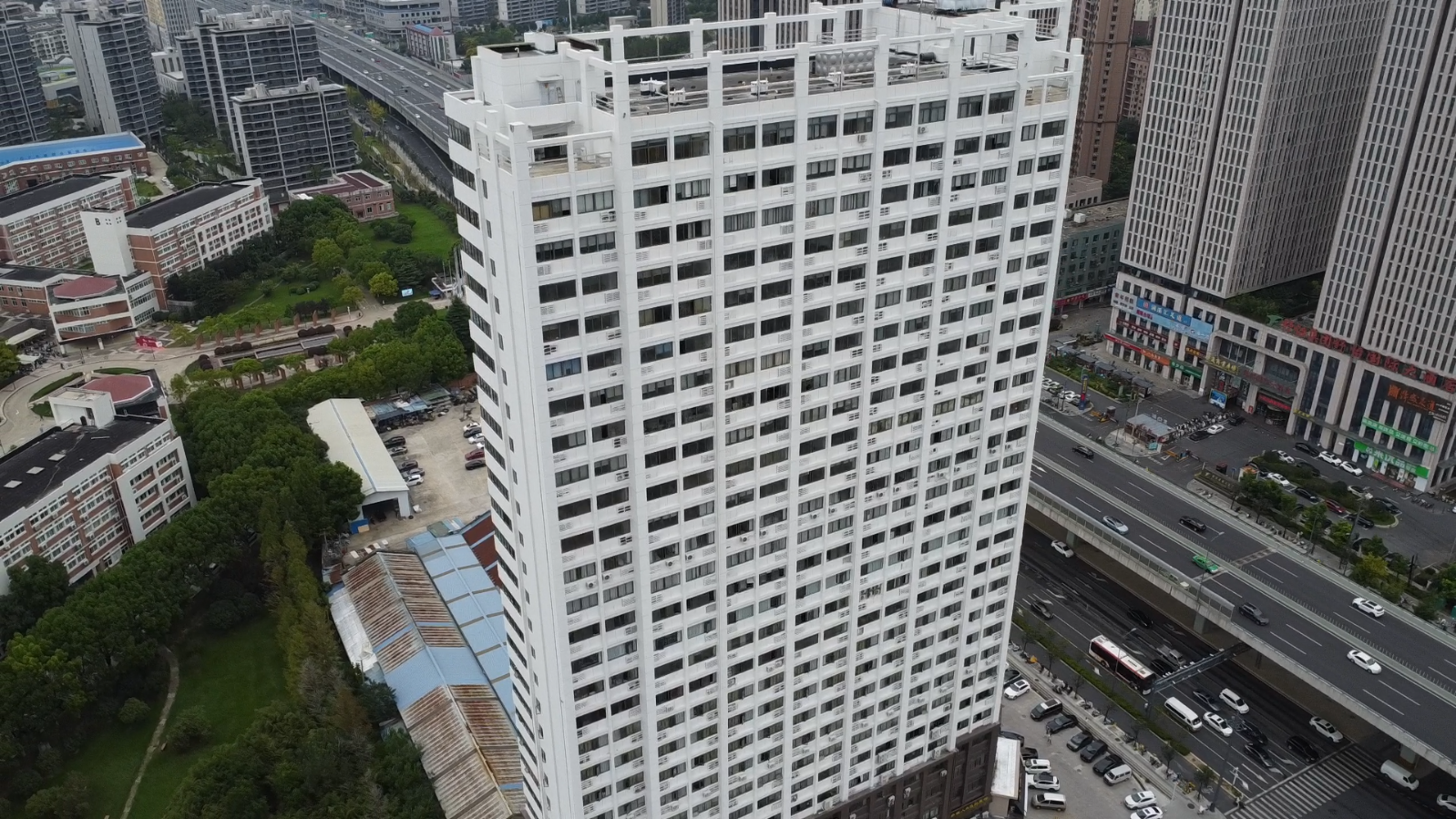 合肥浩典商业运营管理有限公司写字楼外墙翻新改造工程 （亚坤大厦）